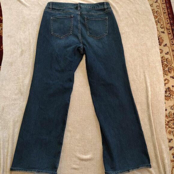 Lane Bryant Signature Fit Mid Rise Boot Cut Jeans Size 16 - Picture 3 of 8